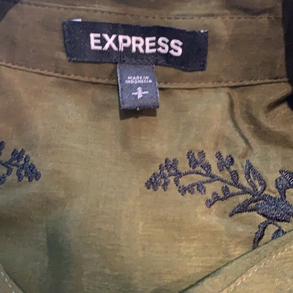 Express Women's Small Olive Green Button Down Sleeveless Shirt Black Embroidery - Picture 3 of 7
